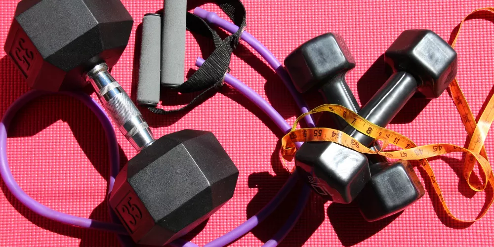 What are the natural tips for staying strong and energetic?
